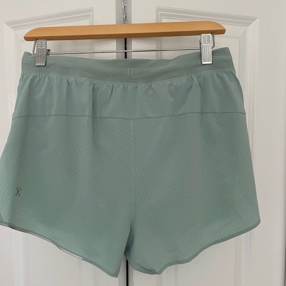 lululemon Fast and Free 3” short sea water size Small - Picture 3 of 6